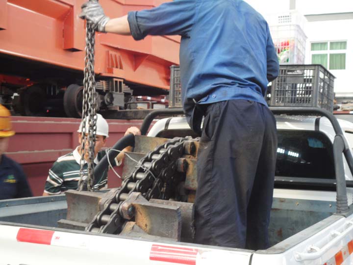 礦用設(shè)備扒渣機(jī) 刮板機(jī)鏈條正準(zhǔn)備發(fā)往云南曲靖